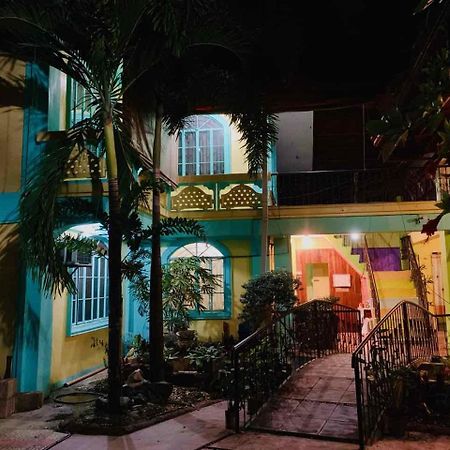 Colors Boutique Hostel Puerto Princesa Eksteriør billede