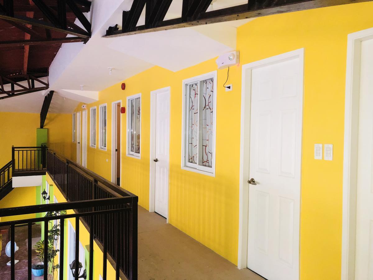 Colors Boutique Hostel Puerto Princesa Eksteriør billede