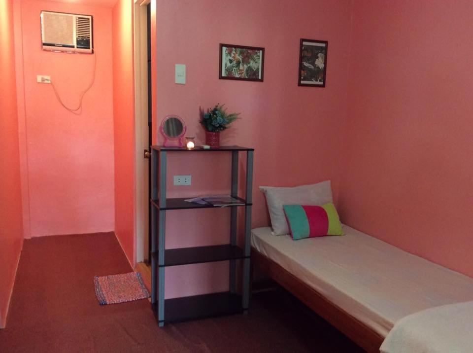 Colors Boutique Hostel Puerto Princesa Eksteriør billede